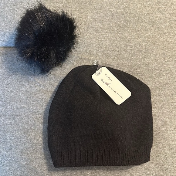 Canada Weather Gear gloves and Vintage Havana beanie - Picture 4 of 5